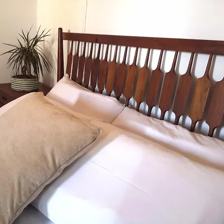 Cozy House With Flowery Courtyard In Notable Location Tatil Evi