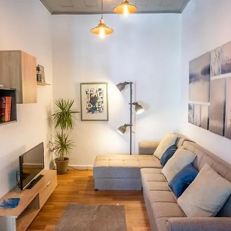 Cozy House With Flowery Courtyard In Notable Location Rhodes City